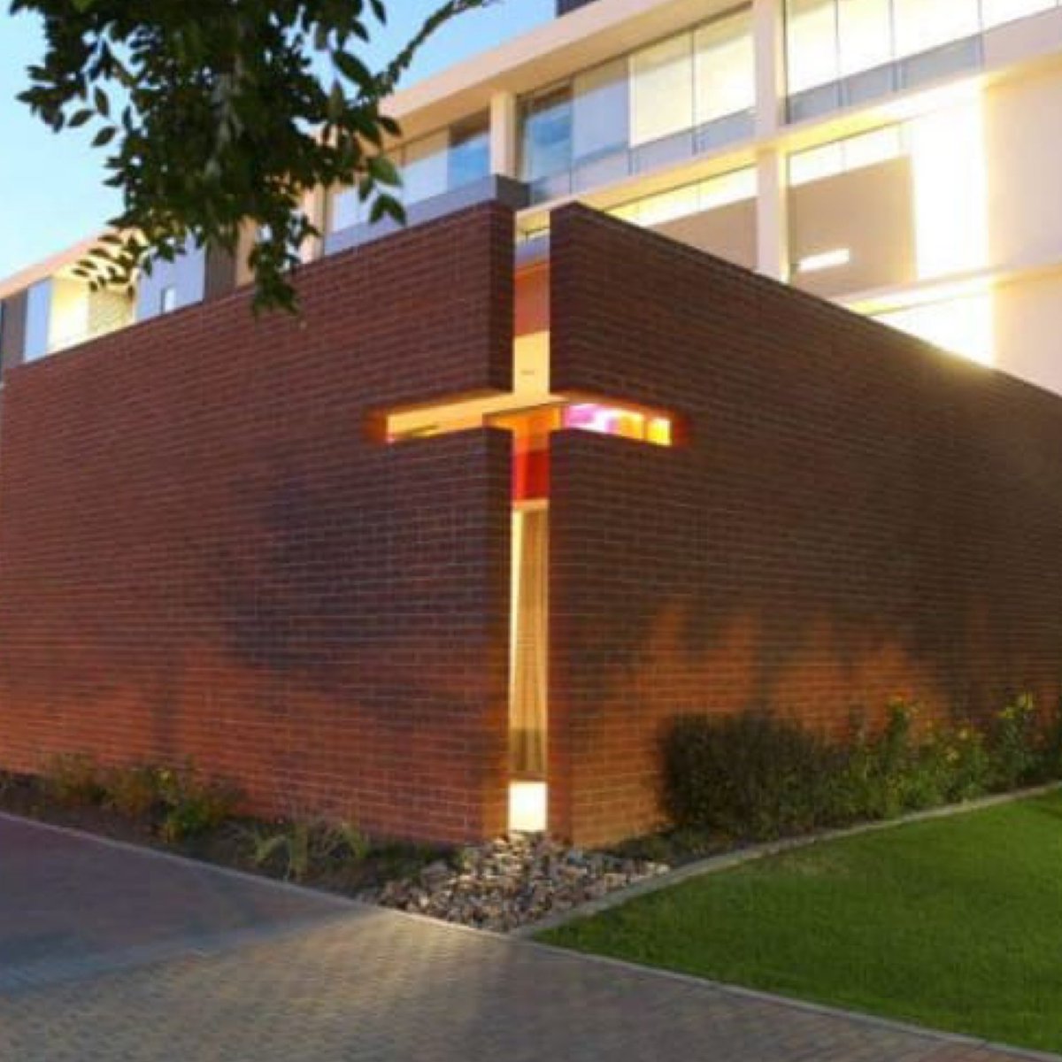 BoLoudon's tweet image. 🚨BREAKING: President Trump just SUSPENDED a $37 MILLION fine Biden placed on the LARGEST CHRISTIAN UNIVERSITY in the USA, Grand Canyon University.

God bless President Trump for bringing Christianity BACK to America!