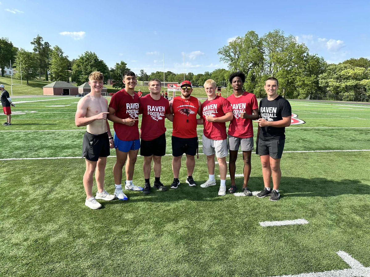 micah_mayer44's tweet image. thank you @Coach_Bower_ @coach_JLeonard for a amazing camp.