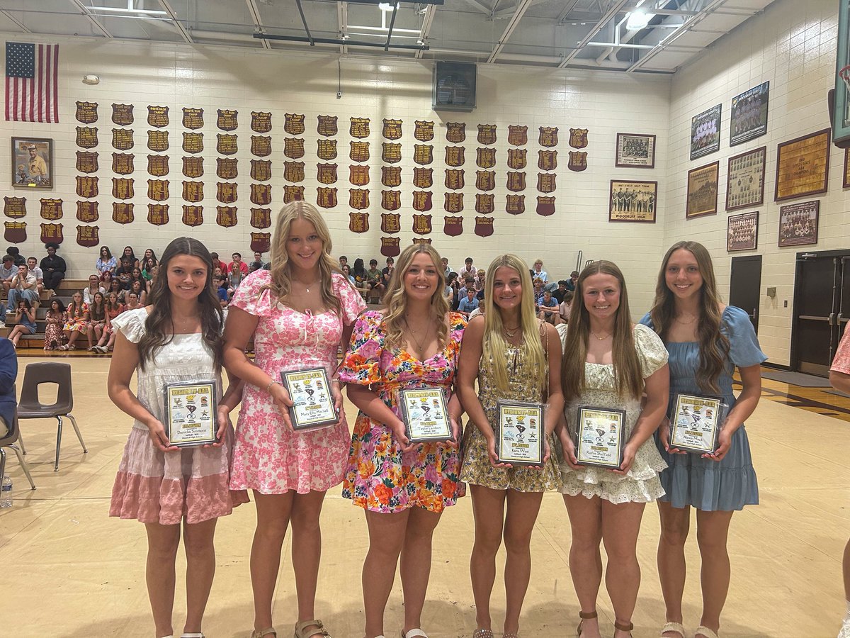 karawestt's tweet photo. Officially wrapped up my senior softball season tonight with our sports banquet! I received Most Valuable Player, All-Region, Scholar Athlete, 5 Year Special Letterman, and Captain. It’s a bittersweet goodbye! https://t.co/9AVopGUTpD