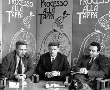 mariobianchi18's tweet photo. Il #20maggio 1962 prima puntata del #Processoallatappa. L’idea venne a S. Zavoli che nel dopo gara al Giro si inventò un salottino dove discutere con altri colleghi di ciò che era accaduto in corsa, dando voce e volto ai corridori. Enorme successo. Zavoli lo condusse sino al ‘69. https://t.co/p3tUz1Ebei