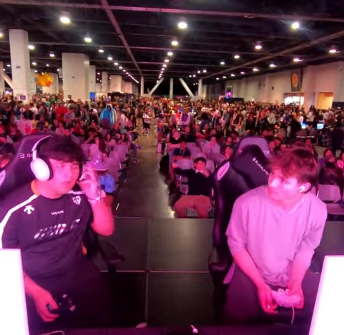 First tournament i can recall w playercam vs 
Last tournament w playercam

Lost both sets 😤🤘