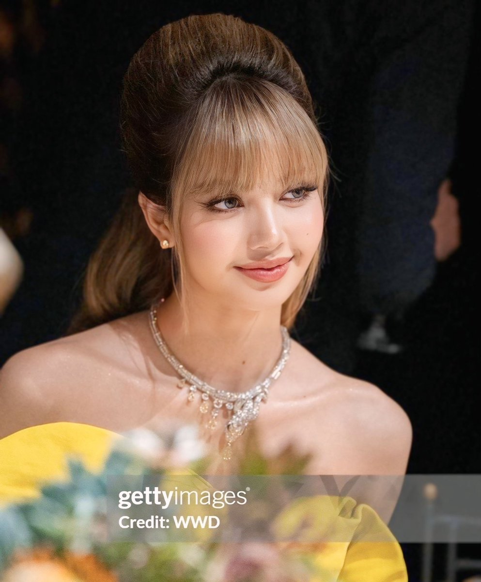 โอ้โหหหหหห ลิซ่าสวยมาก สวยเหมือนไม่มีอยู่จริง คนอะไรสวยได้ขนาดนี้

 LISA BVLGARI POLYCHROMA #LISAxBvlgariHighJewelry
#LISAXBVLGARI