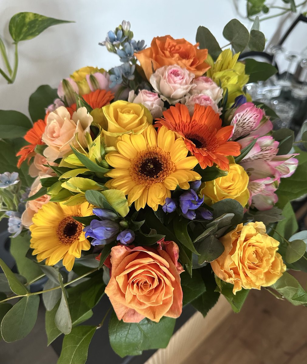 Ich hoffe es geht allen die ich hier kenne und die mich noch kennen gut und ich wünsche euch eine gute Woche.