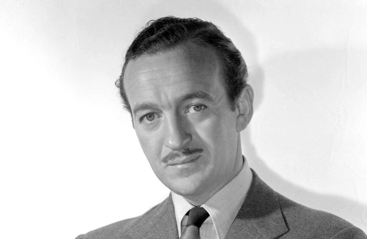 TalkingPicsTV's tweet photo. #DavidNiven is a timid businessman who becomes the centre of attention when he buys a new suit from shady tailor!

9:45am ⭐ STAR PERFORMANCE: HERE COMES THE SUIT (1955) with #JesseWhite #AlisonHayes drama #TPTVsubtitles https://t.co/sMTdkWLhcV