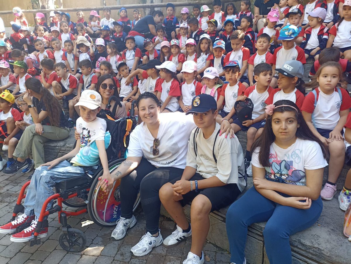 IESGeraldBrenan's tweet photo. 1º ESO y Aula Específica disfrutaron el 15 mayo de Bioparc Fuengirola. Actividad del Dpto de Inglés con visita guiada en inglés y un doble objetivo: naturaleza, convivencia y práctica del idioma. #actividadesgbrenan #noticiasinglés #aulaespecifica
@educacionmlg
@BioparcF https://t.co/3weI8tztOj