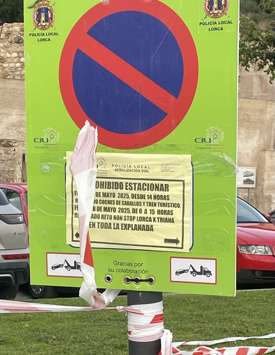 vidaljuani's tweet photo. @AytoLorca @LorcaLimusa @ellorquinoweb  tenemos que poner fin a tener todas las semanas los discos puestos, es un aparcamiento donde pagamos zona residentes y encima quieren cobrar la grúa y la multa. Esto es de juzgado, tres semanas puestas y el viernes cambian la fecha https://t.co/zZ2eegeifw