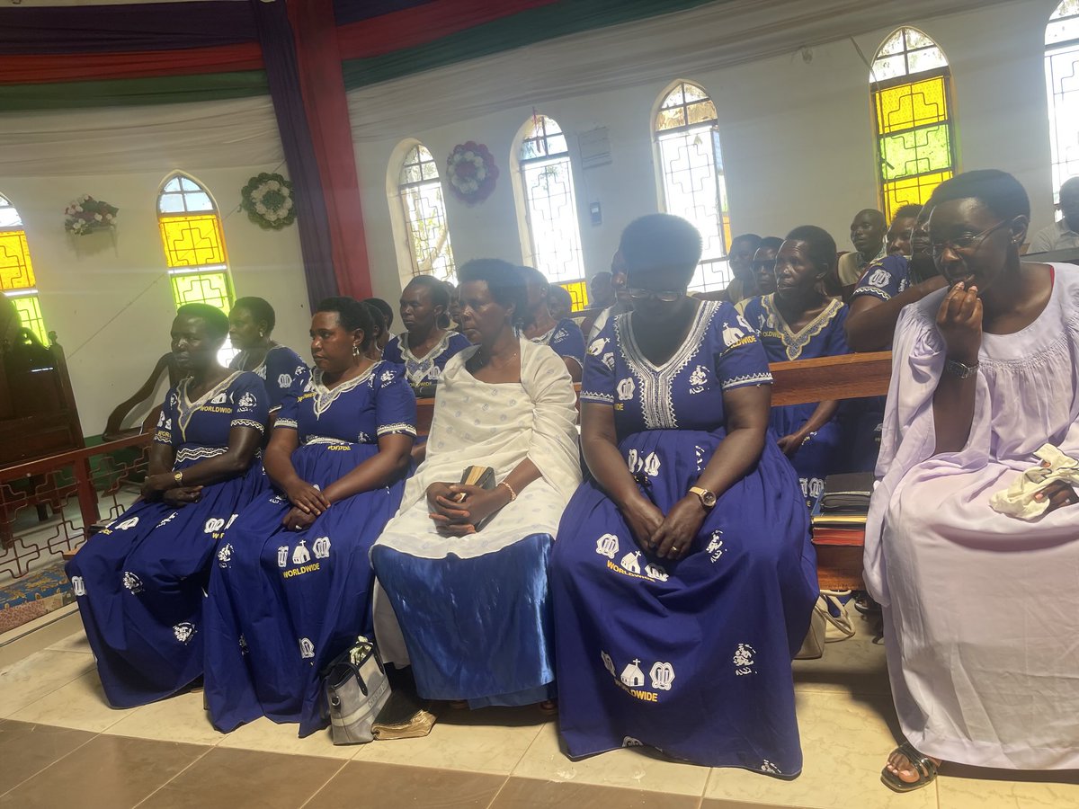 Nyakikongoro_R's tweet image. At Rushozi COU I encountered the parishioners to spread message of love combined with hard work. Rushozi as a model district should reflect the name model