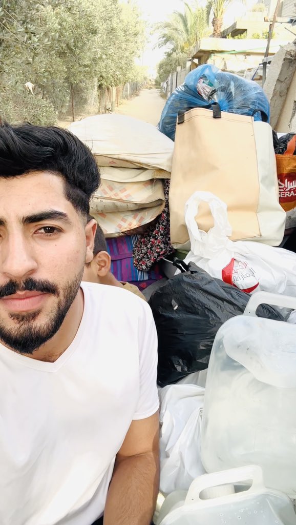 People left their homes, memories, loved ones, and everything that connected them to safety... But they are still trying to live, struggle, and stop on their feet again
Help raise money, share, post, donate, or even a good word. Goodness returns to you
GFM
gofundme.com/f/walid-rashwa…