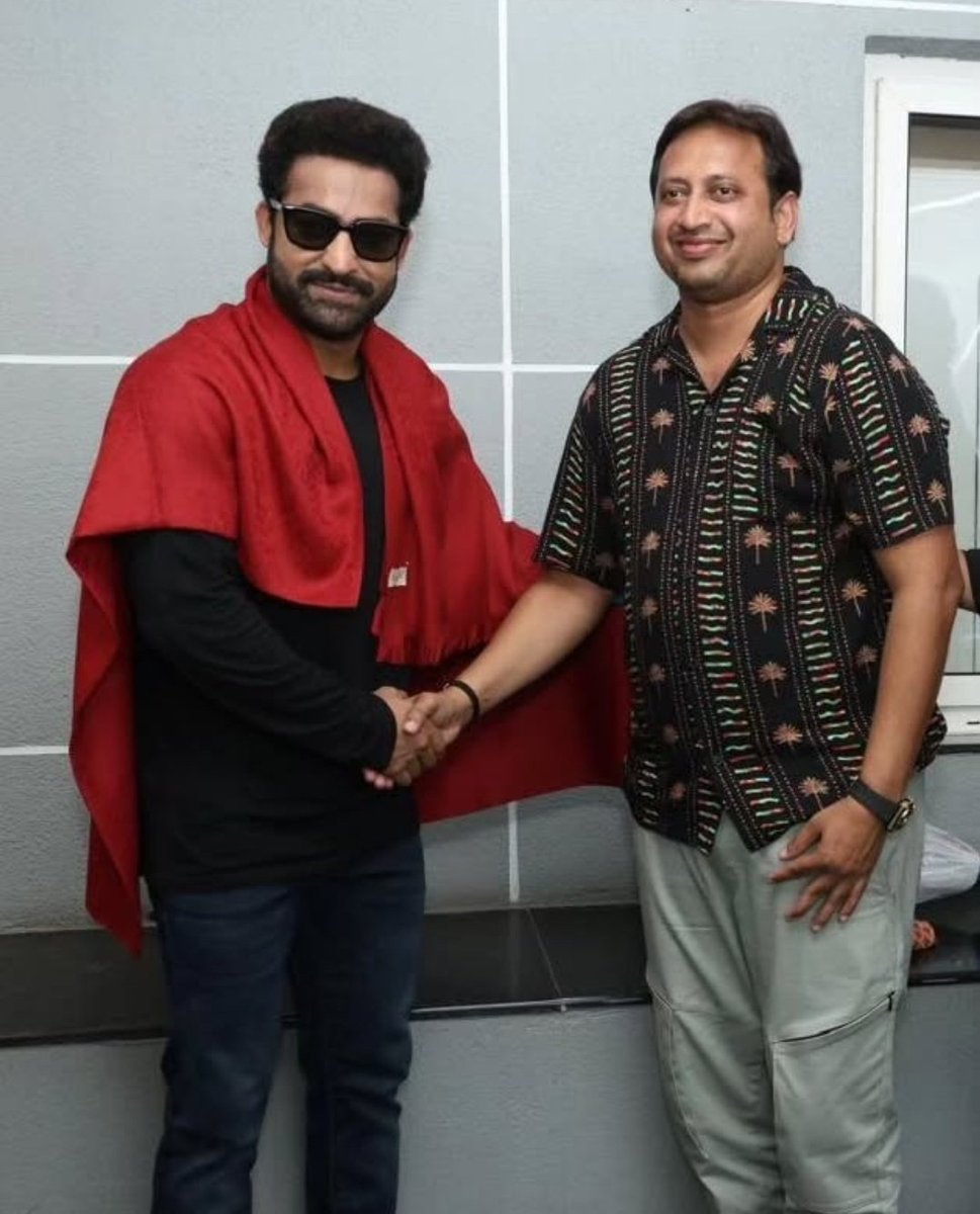 Happy birthday to man of the masses and power house of talent 
Young Tiger <a href="/tarak9999/">Jr NTR</a> garu 

#War2Teaser is fantastic 🔥🔥🔥🔥&amp; written blockbuster in every frame ❤️❤️
Best wishes to future endeavours 
#HappyBirthdayNTR