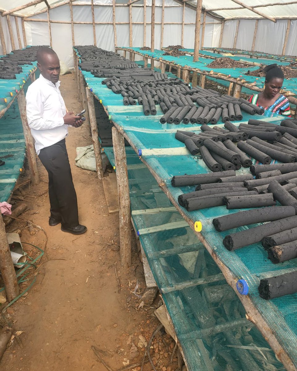 IGENEastAfrica (@igeneastafrica) on Twitter photo On 15-16 May, <a href="/IGENEastAfrica/">IGENEastAfrica</a> organised an exchange learning to IGEN clean energy hub & briquettes production sites in Rwenzori sub-region.
Participants were trained on benefits of clean cooking, operating clean cooking technologies & briquette production On 15-16 May, <a href="/IGENEastAfrica/">IGENEastAfrica</a> organised an exchange learning to IGEN clean energy hub & briquettes production sites in Rwenzori sub-region.
Participants were trained on benefits of clean cooking, operating clean cooking technologies & briquette production