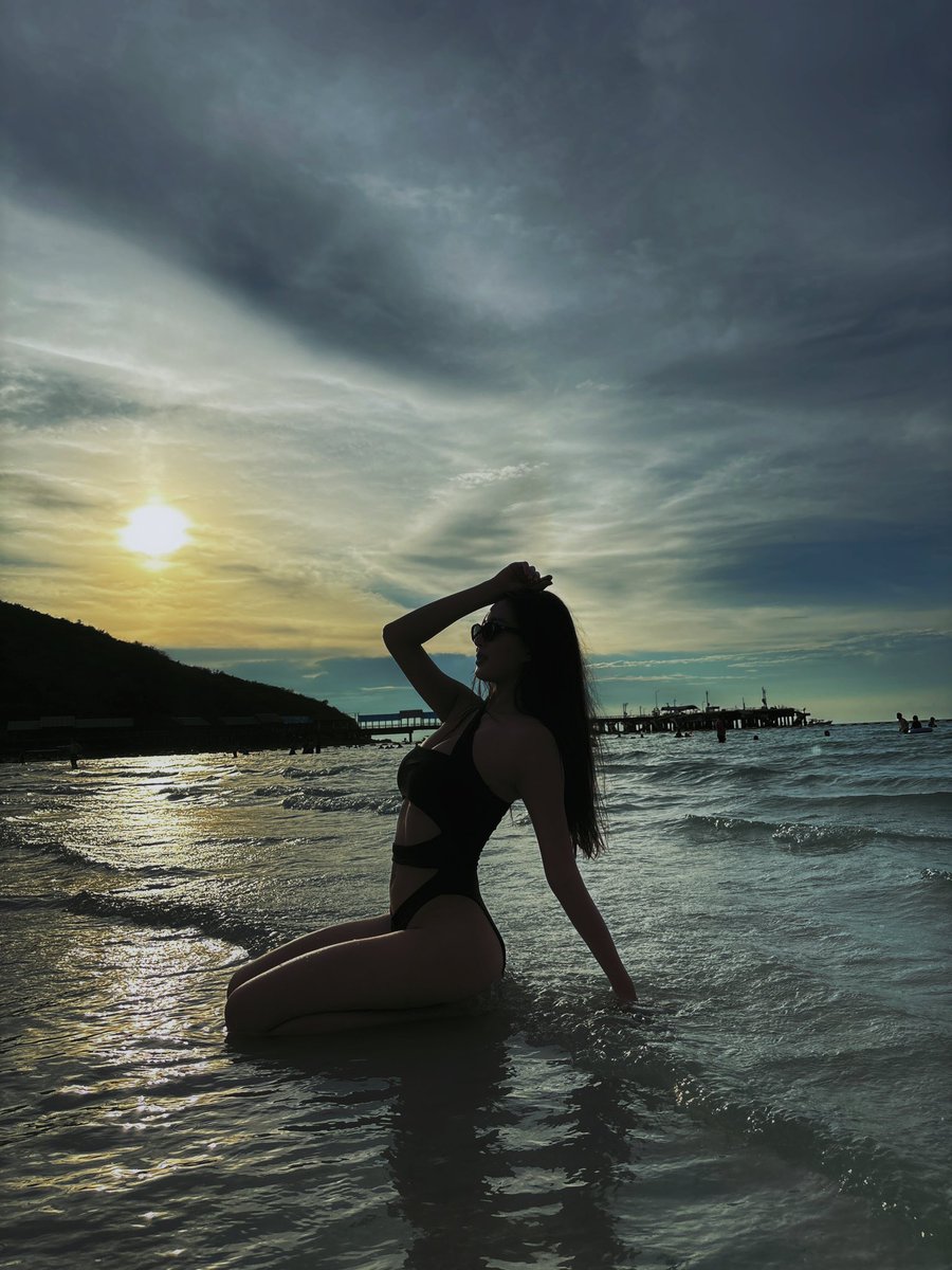 monday__yy's tweet photo. เกาะล้านนนนน 🖤🌊 https://t.co/igsYdjWDjB