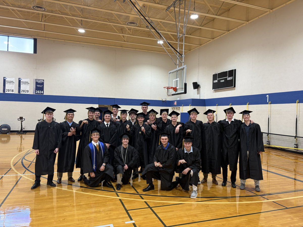 Congratulations to the class of 2025! (Not all pictured) 4 for 4 in high school! Wishing them the best of luck in their future  endeavors. #fourPEAT #itsdifferenthere
