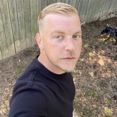 troyh0003's tweet photo. #NewProfilePic https://t.co/WYBLApdhyZ