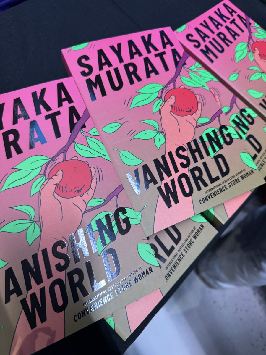NobueK's tweet photo. Auckland Writers Festival、大盛況で終了。
日本からの柚木麻子さん、“海外から見ると不思議に思われる日本文化”など語られてました。
今回来れなくなった村田沙耶香さんの「消滅世界」の英訳本も発見。
他には英国女優ヒラリー・ウォルターさんのトークも聞けて著書にも興味が湧きました。
#柚木麻子 https://t.co/NEIiG3Ay5d