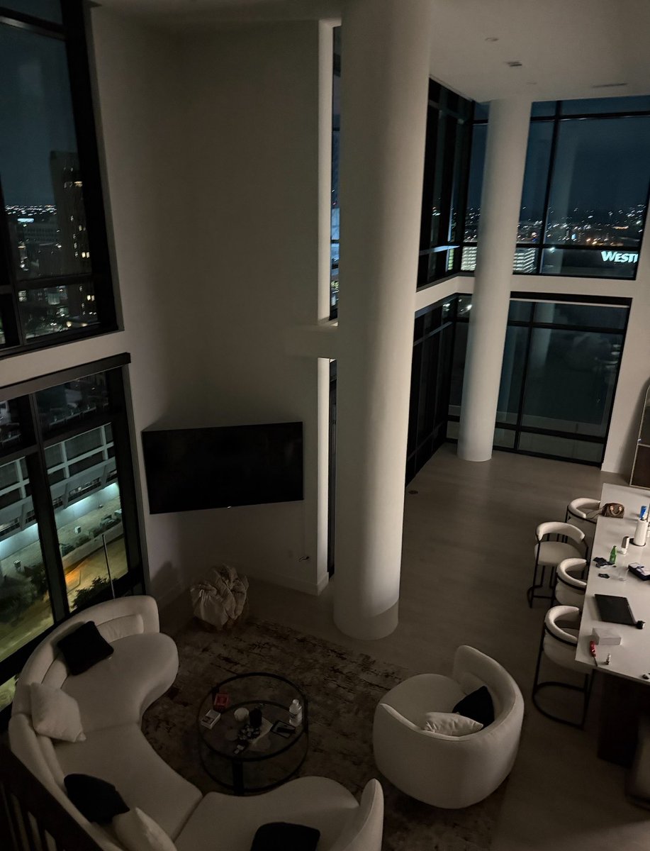 my house at night time &gt;&gt;&gt;&gt;