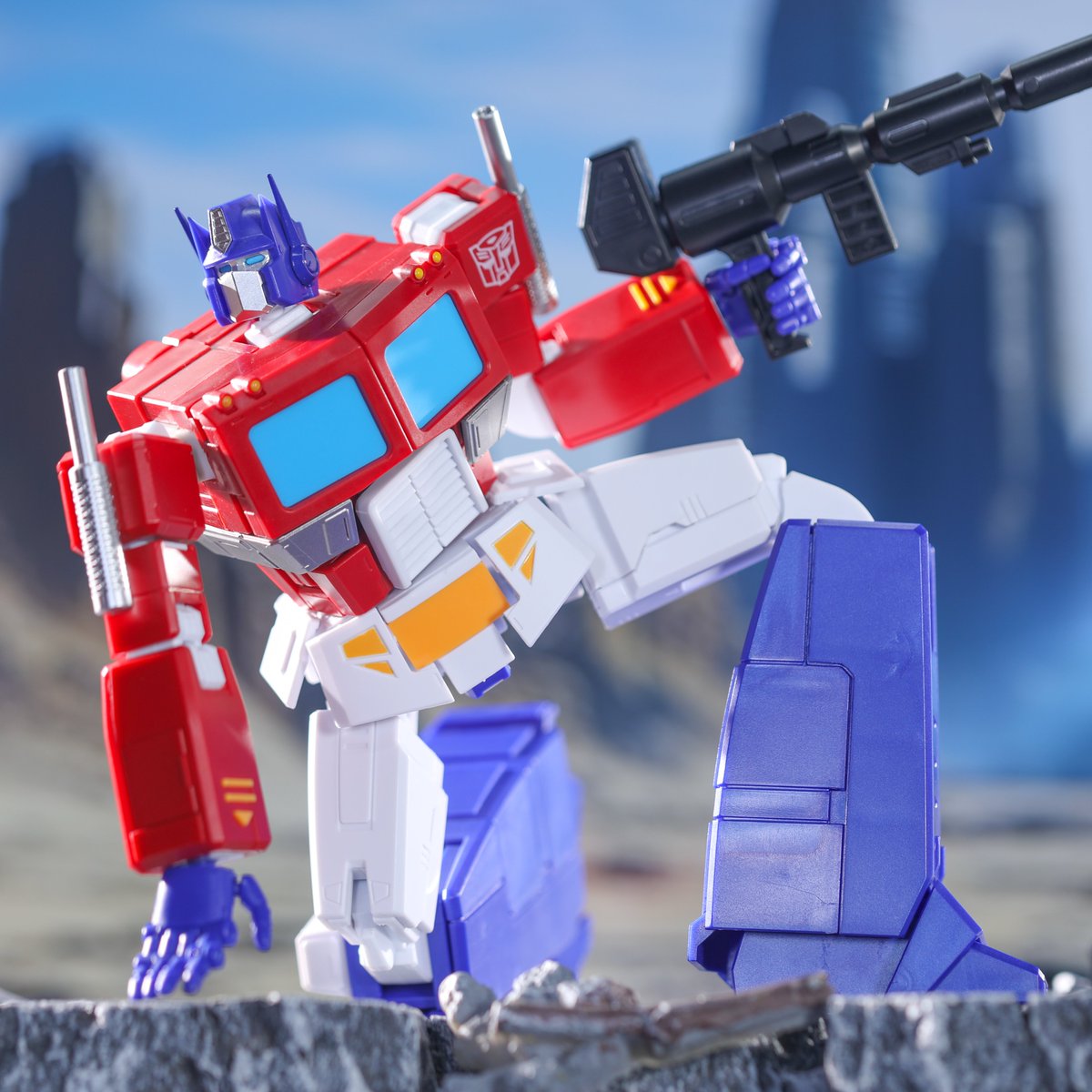 yolopark's tweet photo. 【TRANSFORMERS GENERATION ONE: AMK Series 20cm Optimus Prime Model Kit】
"Autobots, transform and roll out!"
Release Date:Estimated for Q2 2025
【Thanks for the photos by @NOMIJI】
#YOLOPARK #OptimusPrime #transformersyolopark #yoloparkoptimusprime #generationone https://t.co/U3cI7GIqnS