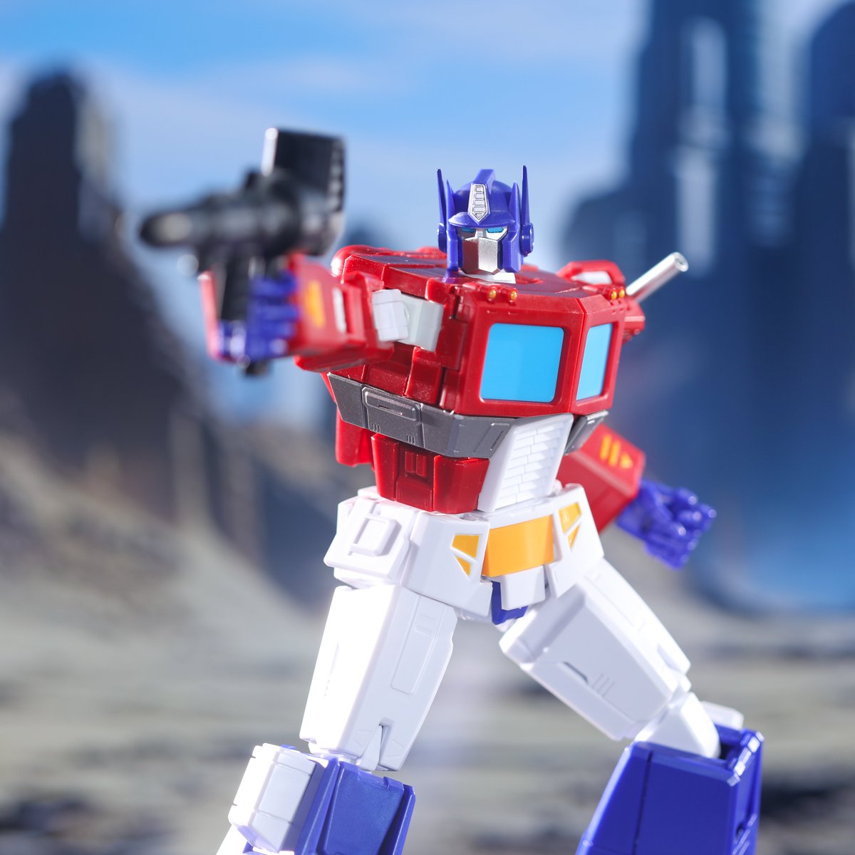yolopark's tweet photo. 【TRANSFORMERS GENERATION ONE: AMK Series 20cm Optimus Prime Model Kit】
"Autobots, transform and roll out!"
Release Date:Estimated for Q2 2025
【Thanks for the photos by @NOMIJI】
#YOLOPARK #OptimusPrime #transformersyolopark #yoloparkoptimusprime #generationone https://t.co/U3cI7GIqnS