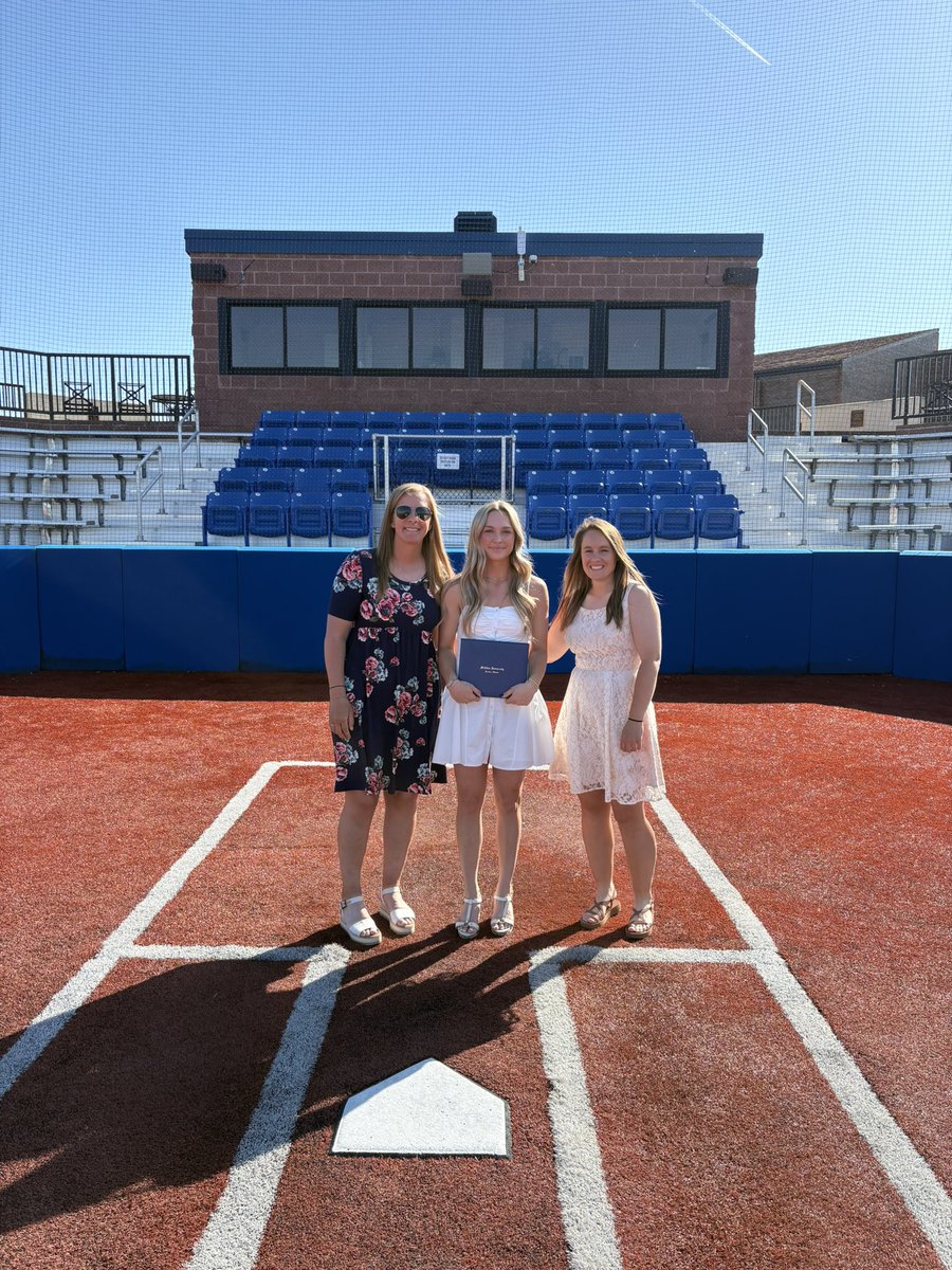 Forever thankful for my coaches &amp; of course <a href="/millikinsb/">Millikin University Softball</a> 🩵