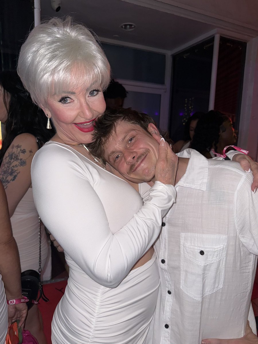 The GILF chronicles <a href="/ddwhitexx/">DD White</a>