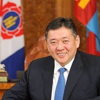 jmunkhsergelen's tweet photo. Монголын улсын дараагийн ерөнхийлөгч!

Та дэмжих үү? https://t.co/Q7iraJ5s2f