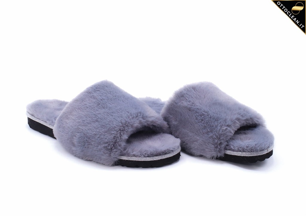 Otto_Clean's tweet photo. Brilla con le Fluffy Fur grigio silver di Otto Clean! Morbidissime e scelte dalle star, sono protagoniste delle sfilate di Londra. Perfette per un tocco glamour e sostenibile. #SilverGlam
⁠
#SilverElegance #LuxuryInStyle #OttoCleanEssentials #LondonFashion https://t.co/My7DyVz344