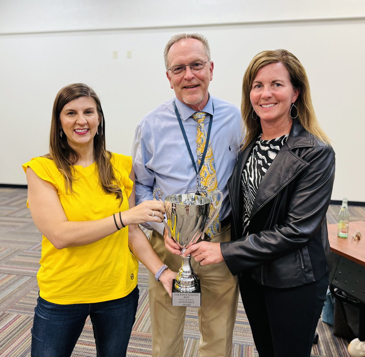 Linden Elementary (@lindenlion) on Twitter photo We’re excited to share the Student Attendance Award with <a href="/JMS_Eagles/">JeffersonMS</a>!🦅🦁<a href="/ORSchools/">Oak Ridge Schools</a> We’re excited to share the Student Attendance Award with <a href="/JMS_Eagles/">JeffersonMS</a>!🦅🦁<a href="/ORSchools/">Oak Ridge Schools</a>