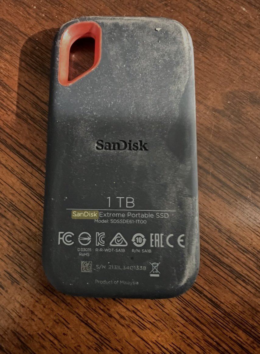 TJBlade08's tweet photo. Bought a SanDisk Extreme SSD 1TB and it stopped working! SanDisk will not help me recover my media #sandisk #sandisksucks https://t.co/XITZkb5Idz