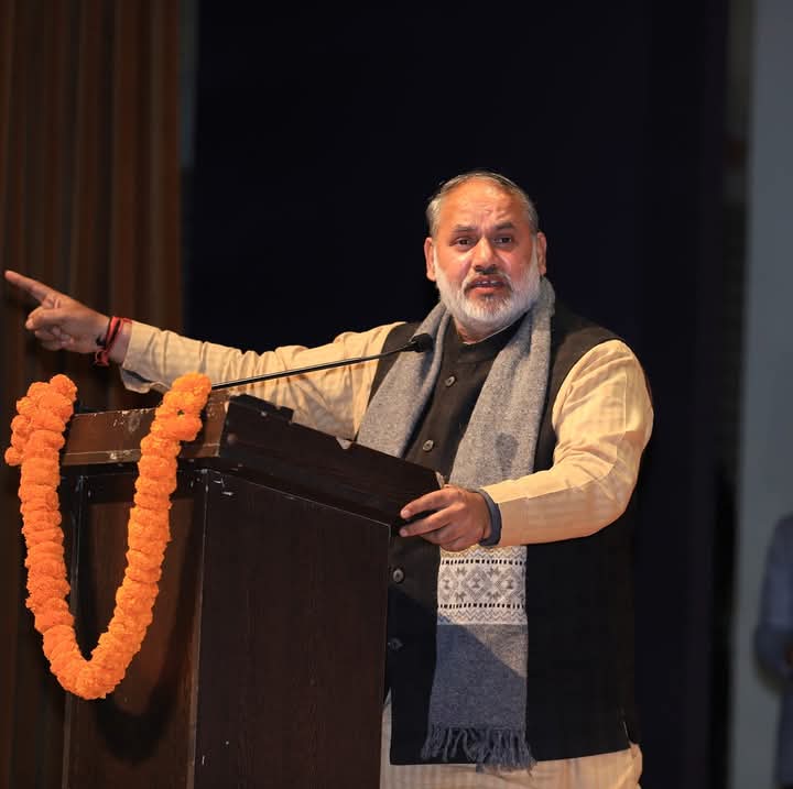 परम् आदरणीय ताऊ जी पूर्व मेयर दिल्ली <a href="/JPBhaiBJP/">Jai Prakash</a> को जन्म दिवस की हार्दिक शुभकामनाएं।
मां गंगा से आपके विधायक बनने की कामना करता हूं