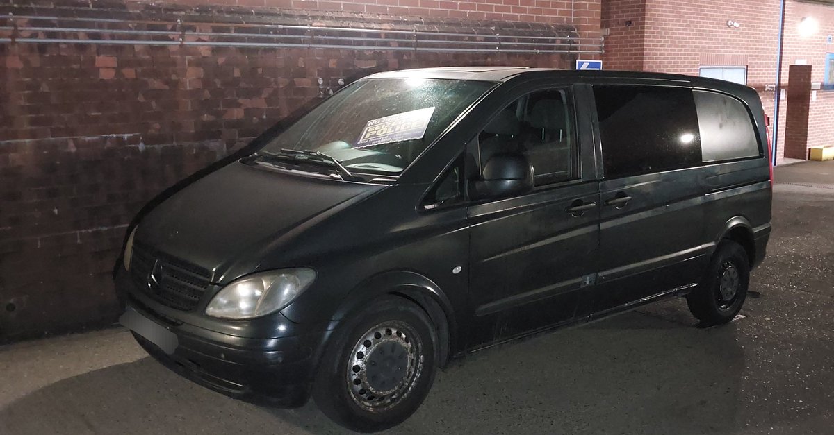 #LPT4 This #Mercedes van has been #Seized by officers for #NoInsurance in #Tonbridge, during the stop it was identified that #Cords were exposed on one of the tyres. #TOR Issued. #DriveInsured #Fatal4 CAD 20-0070 RB