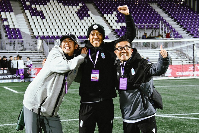 weeklysd's tweet photo. ⚽️Jリーグ⚽️
グルージャに加わったハイチ代表の新助っ人はなぜ中村憲剛と顔見知り? 元川崎スタッフがつなぐカナダと日本の架け橋 | サッカーダイジェストWeb
👉 https://t.co/CCadvxfYwO
#パシフィックFC #高尾真人 #いわてグルージャ盛岡 #川崎フロンターレ #frontale #中村憲剛 https://t.co/6YYm1pLFKi