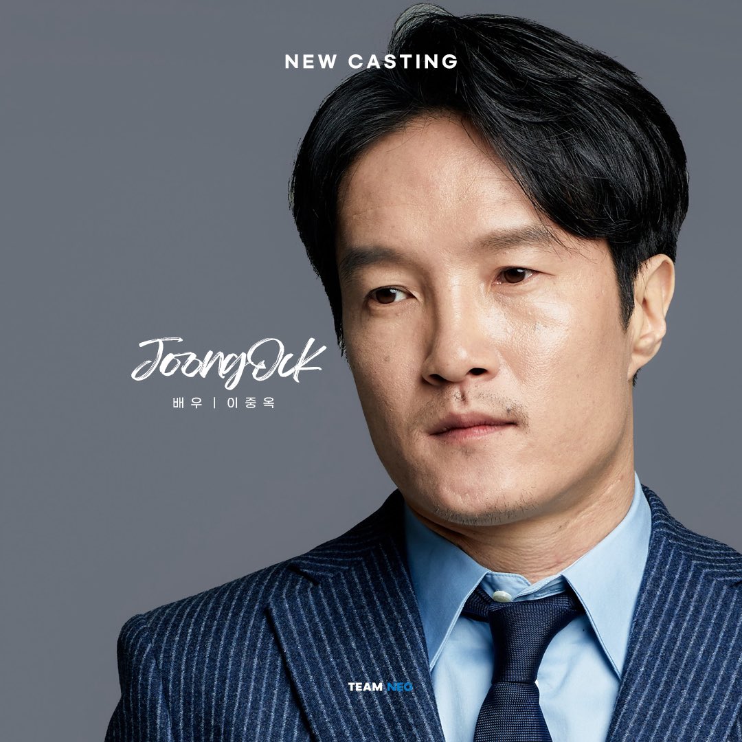 OfficialTEAMNEO's tweet photo. 𝑪𝑨𝑺𝑻𝑰𝑵𝑮

이중옥 X 이 여름이 지나면

이중옥 배우가 6년 만에 연극 무대로 돌아옵니다.
감성 서사극 속에서 깊은 울림을 전할 이중옥 배우 많은 기대 부탁드립니다.

<이 여름이 지나면>
7월 3일~7월 27일
대학로 연우소극장

#이중옥 #LeeJoongOck
#연극 #이여름이지나면
#팀네오 #TeamNeo https://t.co/CnIqYUUndB