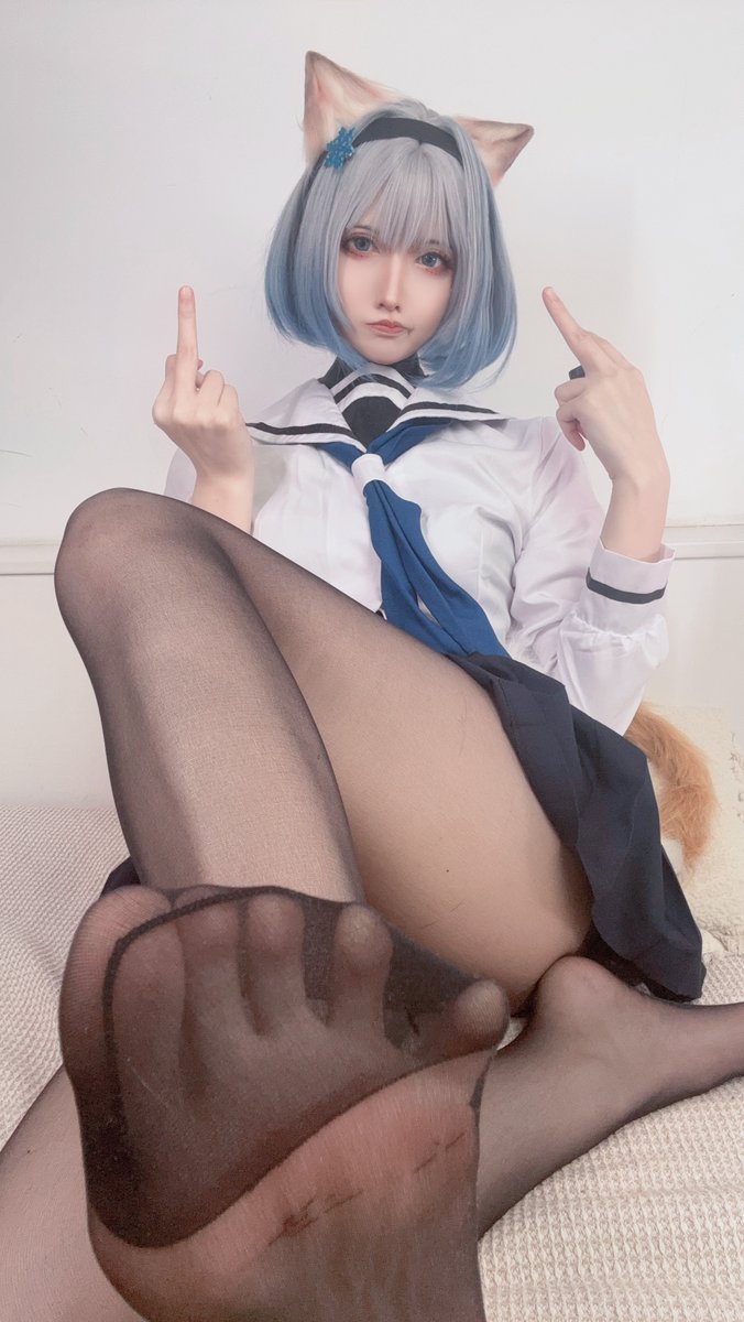 最低👎

#空銀子 
#りゅうおうのおしごと
#コスプレ #cosplay
#タイツの日  #制服の日 #フットの日
