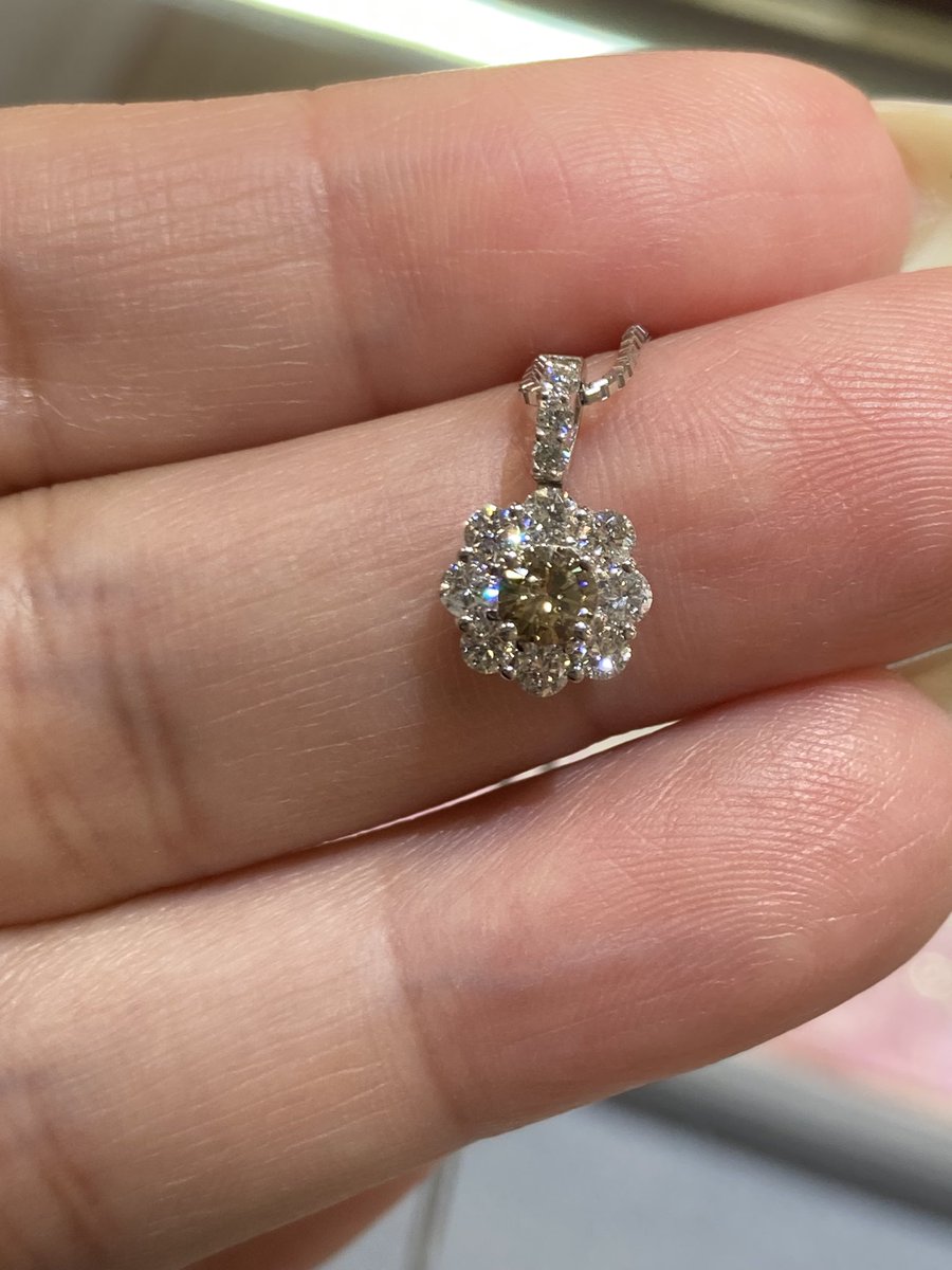 total_okazaki's tweet photo. k18wg
ブラウンダイヤ0.171ct
計0.35ct
￥59,800 https://t.co/58zrcWo3tr