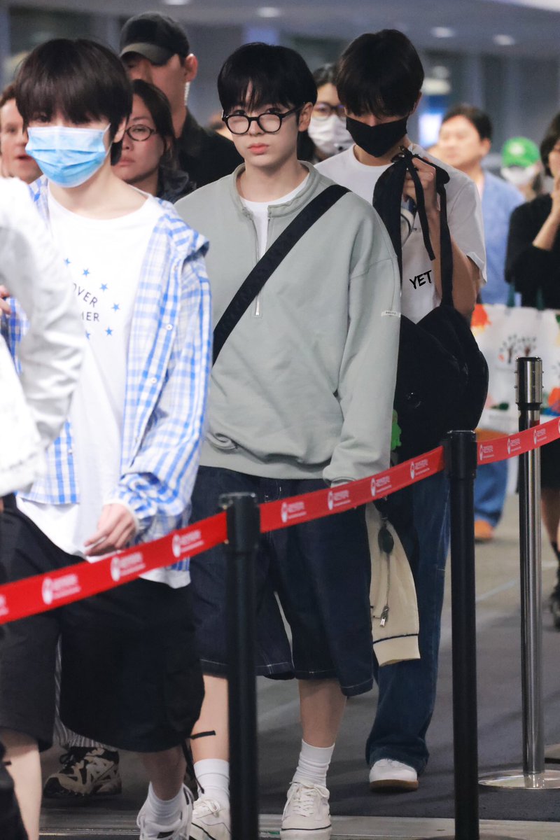 BIRUZIP's tweet photo. 250518

ICN airport for dangdut academy 

#.BIRU https://t.co/j3Xroboqsf