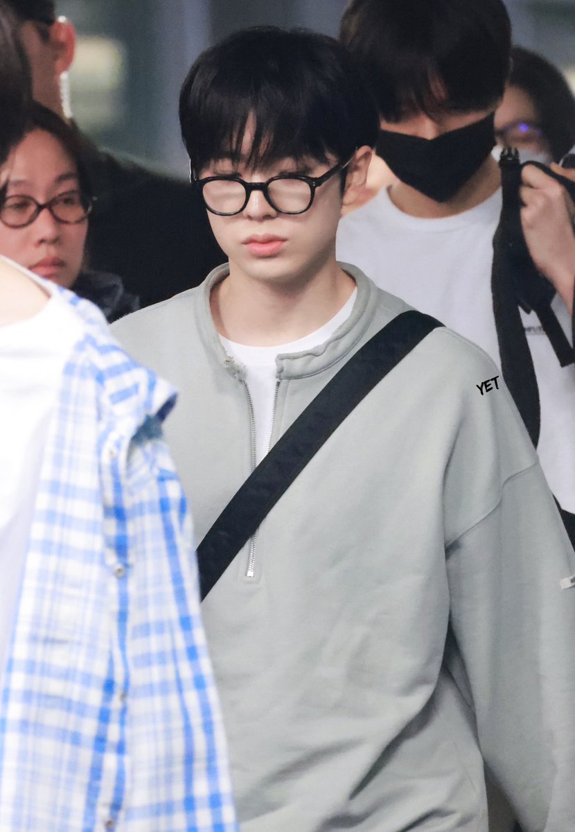 BIRUZIP's tweet photo. 250518

ICN airport for dangdut academy 

#.BIRU https://t.co/j3Xroboqsf
