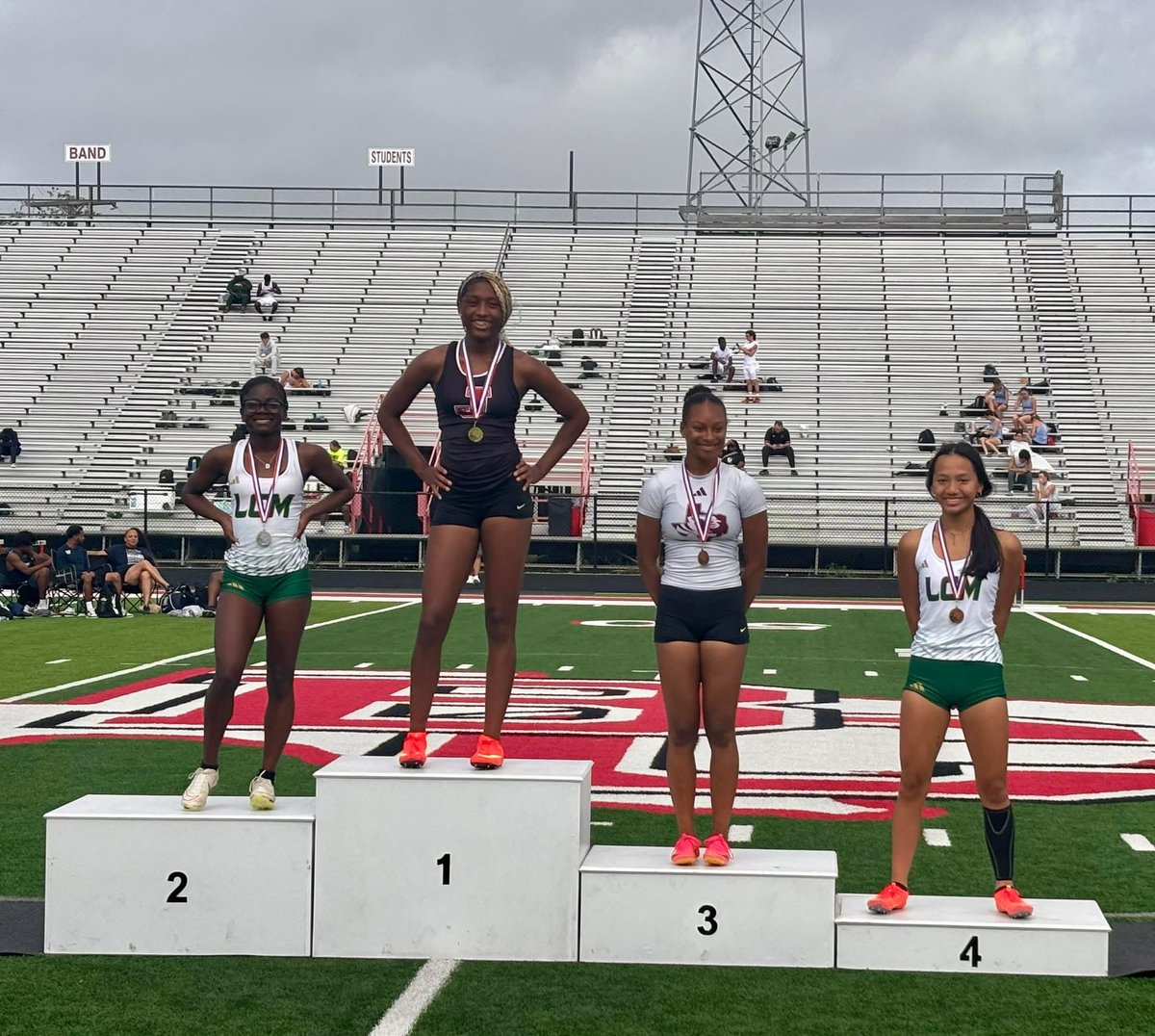 labrayia_w's tweet photo. District 3/31 ( Prelims ) and 4/2 (Finals )

LONGJUMP FINAL - 16'9
100m PRELIMS - lane 5 2ND ( 12.40 )
100m FINAL - lane 5 1ST ( 12.25 ) https://t.co/TYDTqbxWnU