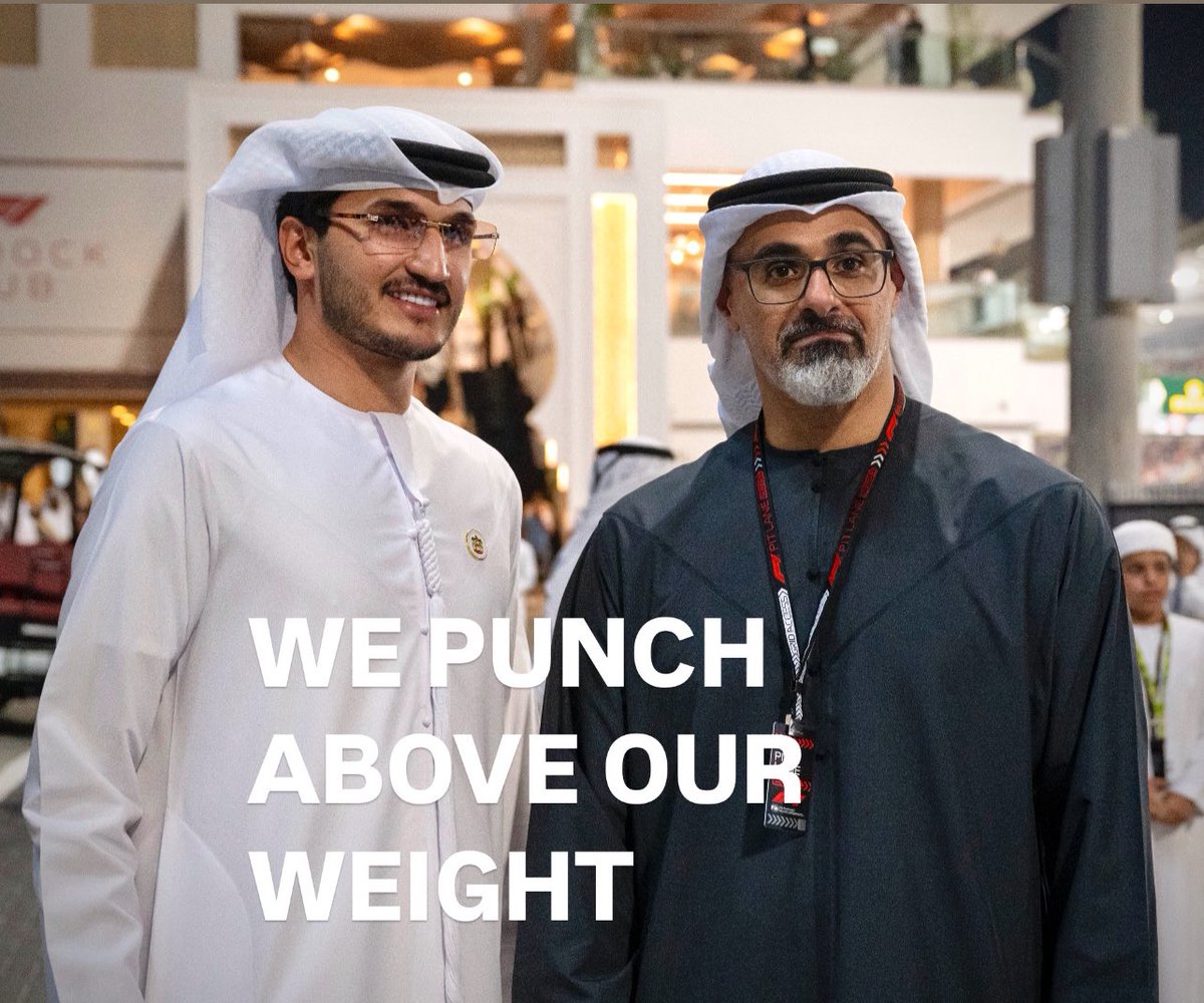 a2aa_'s tweet photo. يامعرب المجنى من أعمام وأخوال 
ويا شبل بوخالد حفيد المؤسس 

من مازحك بالرزح لو كانت اقوال 
اعميته بردّك وقام يتعسس 

#خالد_بن_محمد_بن_زايد 
#حفيد_المؤسس https://t.co/dFR88ZVdHB