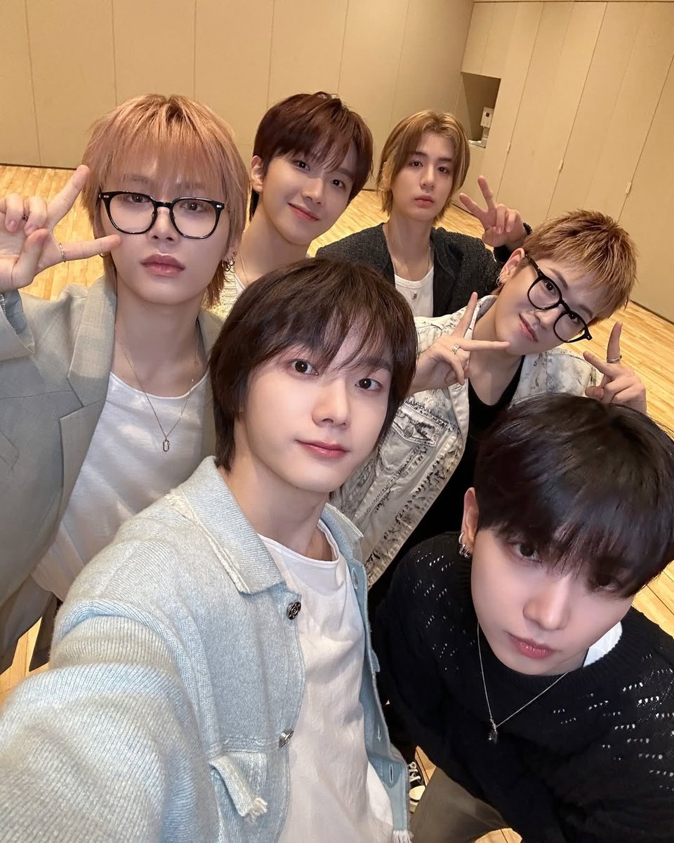 Here are some behind-the-scenes snapshots of BOYNEXTDOOR, who genuinely unlocked ONEDOOR’s heart. Their presence radiates a comforting and uplifting vibe. Ah! It truly makes you feel joyful and refreshed.