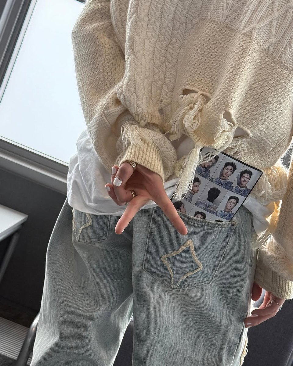 At least the day feels more vibrant with my cozy clothes. My free time was wonderful while browsing our newest products enjoyable and calming, exactly what I needed after a stressful week that tightened my neck and overwhelmed my mind.