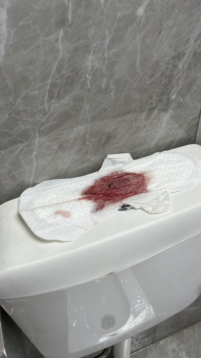 lzj130817's tweet photo. 我就说每次过节就算想出去操逼我的姨妈也不会答应 https://t.co/B7hKvW1OM5