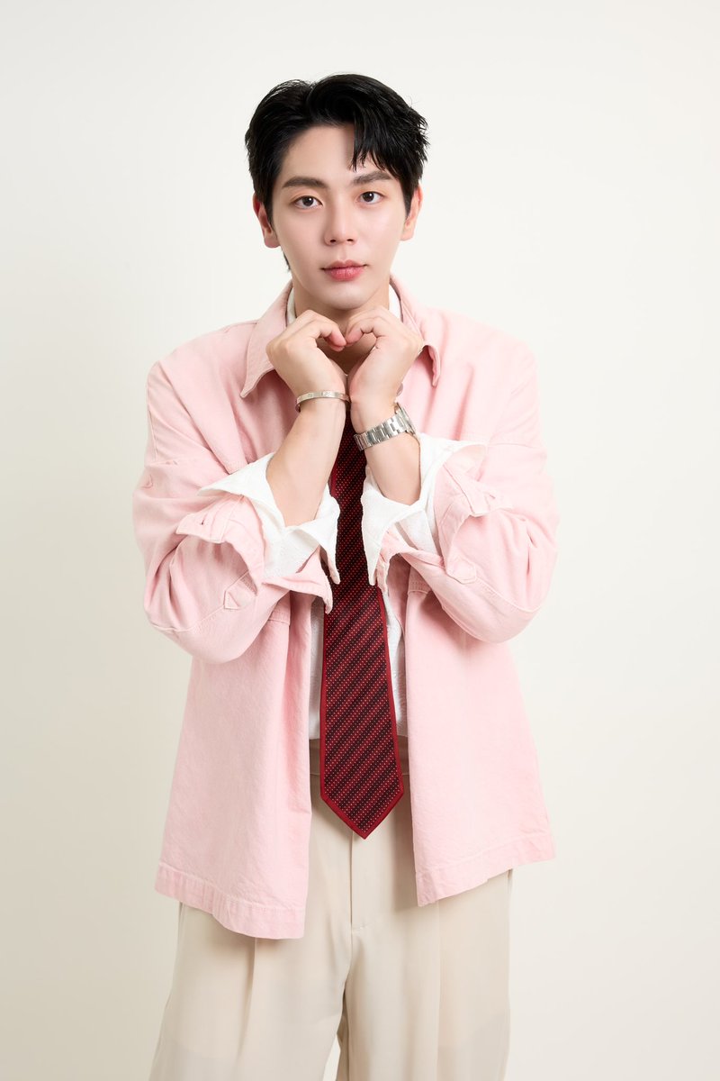 520 Day 💕 
Even though we say “I love you” often, today I just want to say it once more to everyone: “I love you all” 🤍🤍