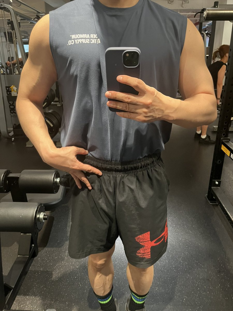 41tsusa's tweet photo. 今日の肩トレ。久々に。調子も良く。
3on1offで推移。この時期はジムの人数が多すぎて中々だな。
#筋トレ垢さんと繋がりたい #筋トレ
 #筋トレ好きな人と繋がりたい #筋トレMEMO  #裏アカ男子とつながりたい #裏アカ男子　#筋トレ垢　#イケオジ https://t.co/ty6xGv5Qn4