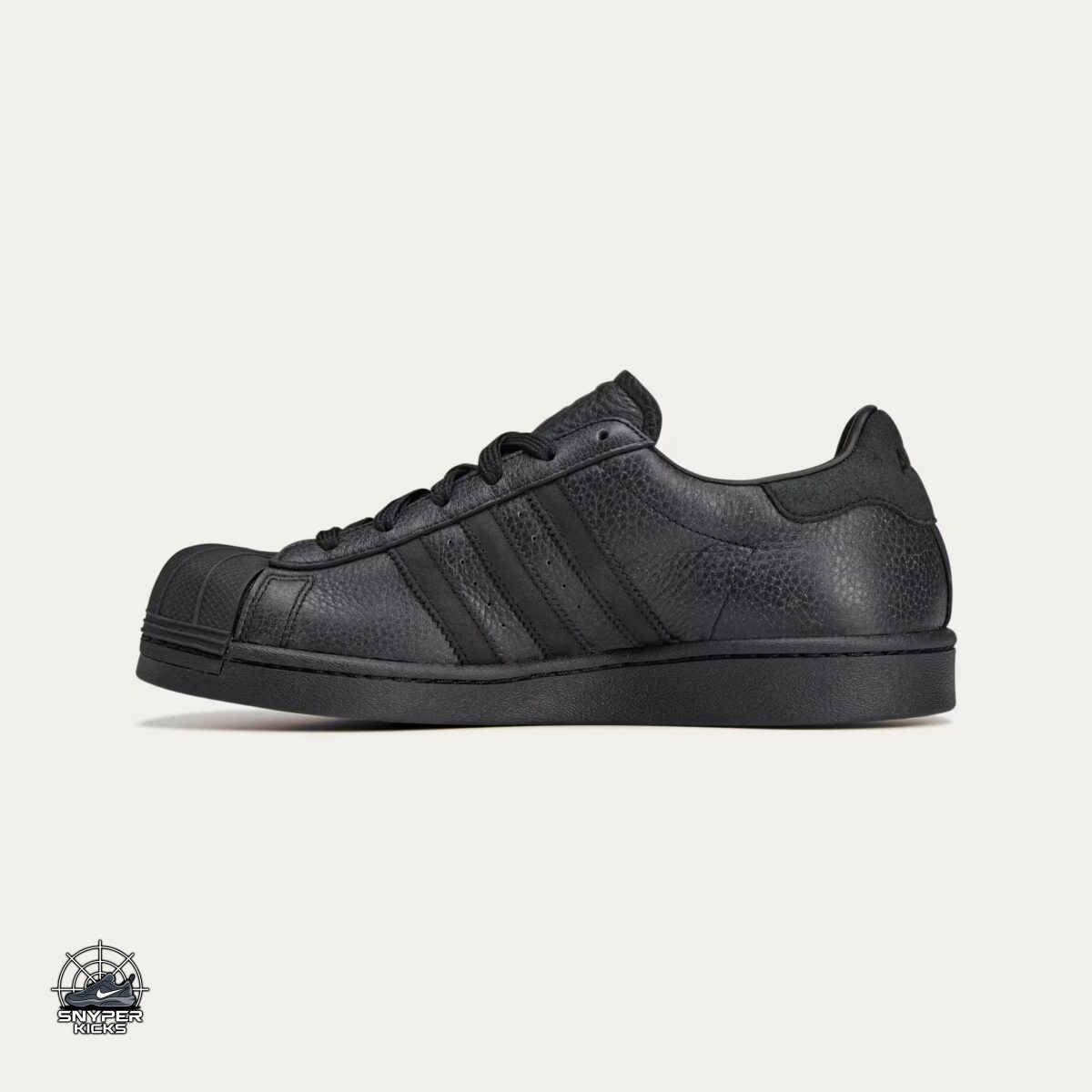 SnyperKicks's tweet image. Avavav x adidas Superstar &quot;Core Black&quot;
Colorway: Core Black/Core Black/Core Black
Style Number: 
Release Date: May 22, 2025
Price: $280
#CoreBlack #avavav #adidas #superstar