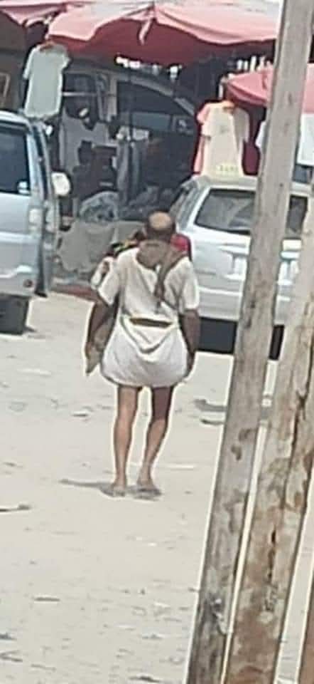 في عام 1990 وتحديدا تاريخ 22 مايو 
شهدت عدن وصول اول سائح شمالي للجنوب العربي🤣😂