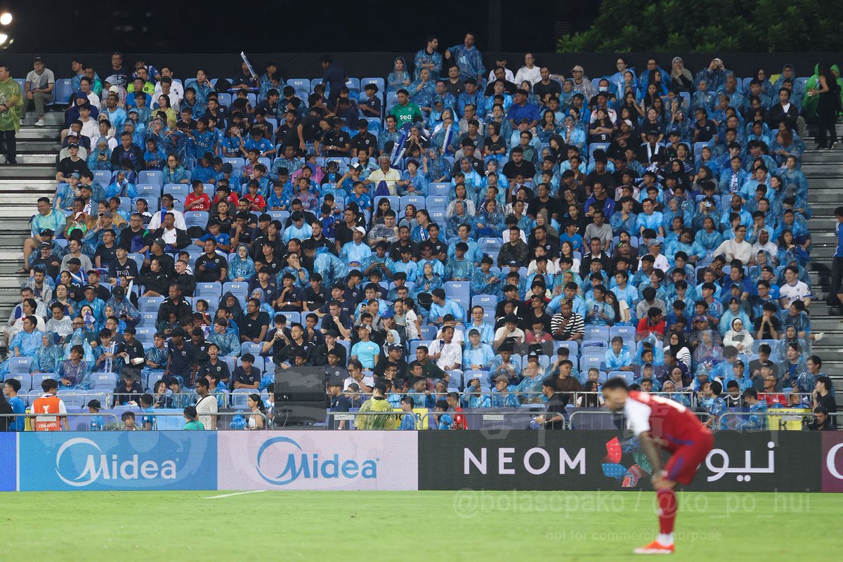 bolasepako's tweet photo. SOME RANDOM SNAPS - LCS 1-2 SHJ 180525

Here are some random snaps taken during the #ACLTwoFinal match btw @lioncitysailors and @SharjahFC on 18/5 at Bishan.

#ACLTwo #LCSVSHJ #sgfootball #singaporefootball #sportsphotography https://t.co/V6NbcUNT4b
