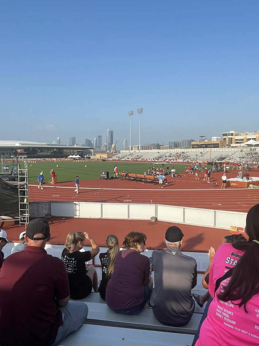 labrayia_w's tweet photo. 5/1 STATE TRACK MEET | AUSTIN , TX

DIDN'T LIKE HOW MY OUTCOME WAS BUT I PLACED TOP 5 IN 4A with a 17'11.5 
NOT DONE I WILL BE BACK BETTER NEXT SEASON https://t.co/Phyy4TZsA7
