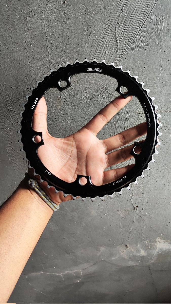 swanwan_'s tweet photo. chainring truvativ copotan omnium 
48t bcd 144 
200k nego #fnfjb https://t.co/eVFjX2XYGY