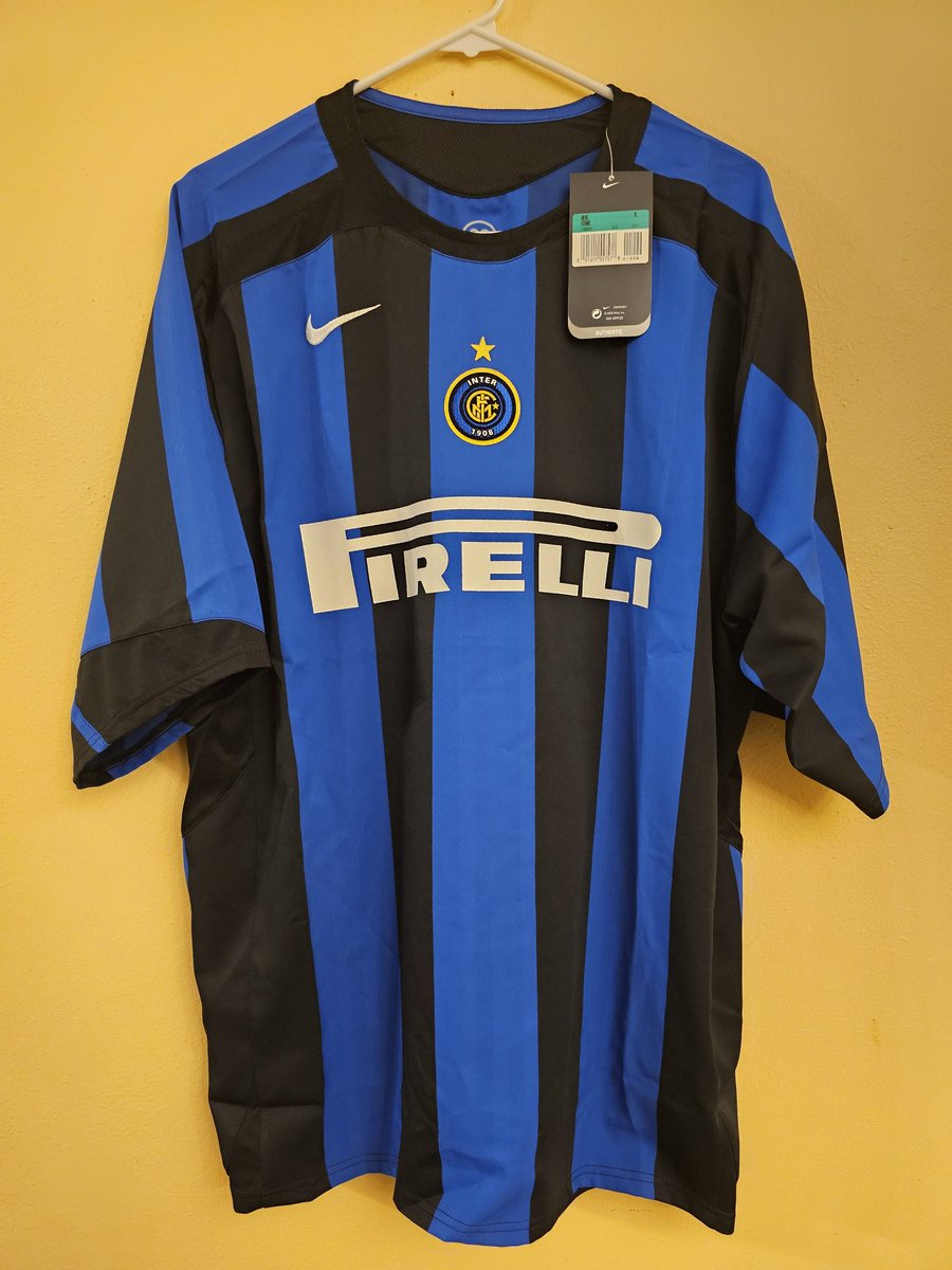 Today was Inter Milan mail day, got the current 3rd kit they'll wear in the CL final, 15/16 bnwt and 05/06 bnwt 🔥 #inter #intermilan #internazionale #bnwt