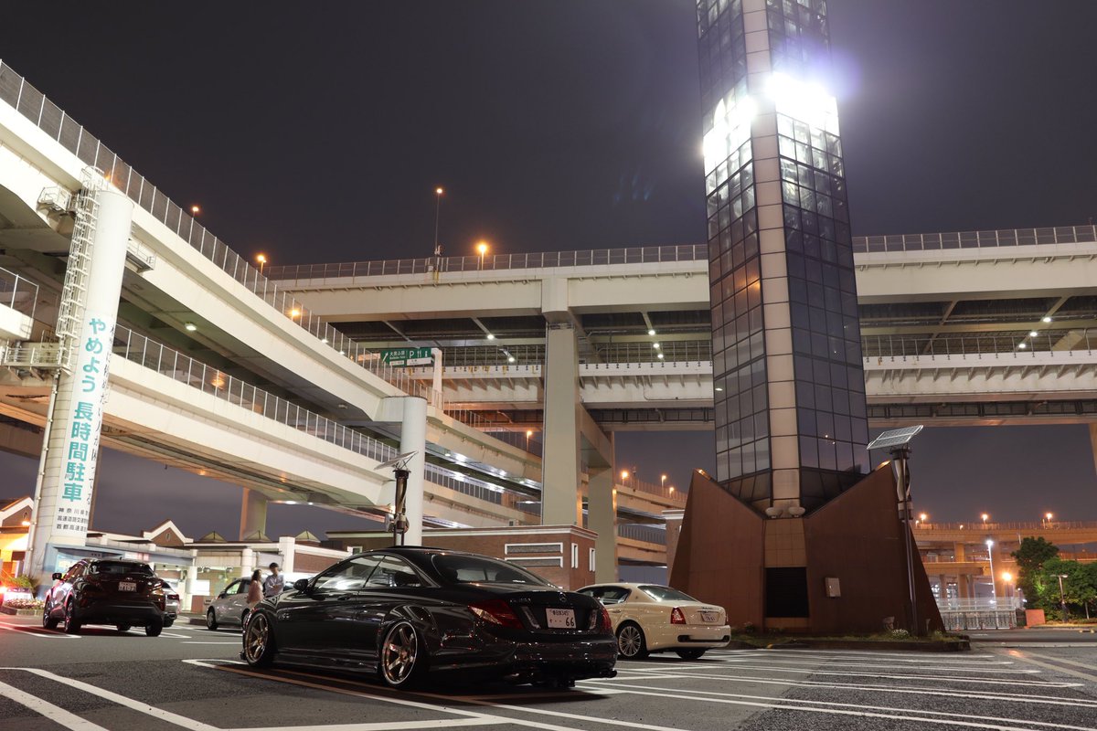 birthhpky's tweet photo. 久しぶりの大黒PAは21時過ぎから台数増え出して、22時頃にはほぼ満車でビックリw
20時ごろ行って写真撮れてよかったw

#c216 #w216 #CL500 #CL550 #CL63
#TE37 #ベンツ https://t.co/BViCDKVH21