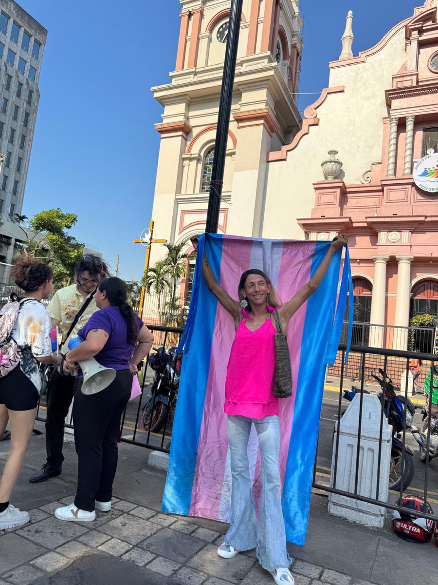 igualeshn's tweet photo. Hoy estamos aquí, en las calles, como símbolo de resistencia, visibilidad y dignidad; este  17 de mayo no es solo una fecha: es un acto político de memoria, de lucha y de esperanza. https://t.co/LELRXMd0BP